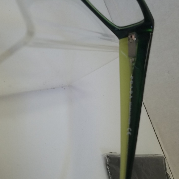 Eyeglasses - Picture 4 of 8